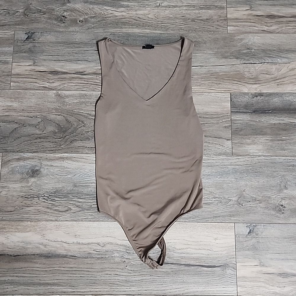 NWOT, Express • Body Contour V Neck Thong Bodysuit, Size XS